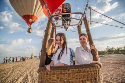 Пожениться в небе на воздушном шаре – в Анапе начался первый в истории фестиваль «А.море фест»