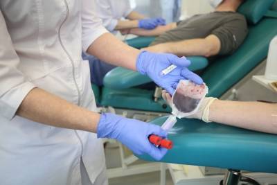 Тренеру по гимнастике срочно ищут донора 4-й группы крови в Волгограде