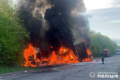 Масштабное огненное ДТП на Хмельнитчине: погибли 4 человека