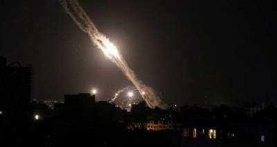 В пригороде Тель-Авива упали две ракеты