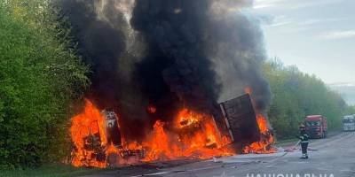 На трассе Житомир-Черновцы столкнулись три машины, в том числе грузовики, все три загорелись, минимум четверо погибших, фото - ТЕЛЕГРАФ