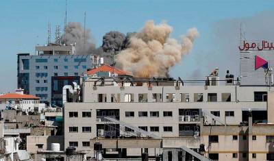 Израиль ударами ракет разрушил в Газе здание с офисами международных СМИ