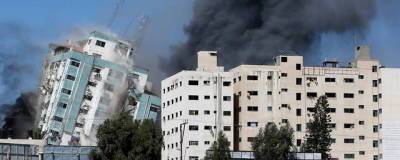Израильские ракеты разрушили 11-этажное здание в секторе Газа