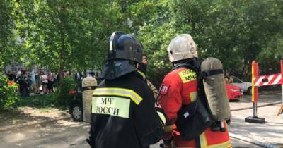 Площадь пожара в жилом доме в Екатеринбурге увеличилась до 500 кв.м