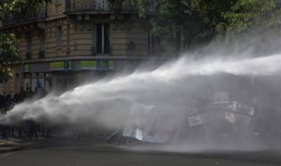 В Париже полиция применила водомёты для разгона пропалестинского митинга