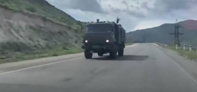 В Армении заметили колонну военной техники России: видео