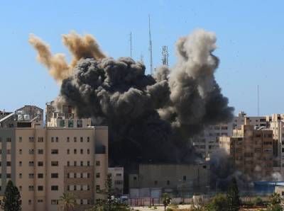 Израиль уничтожил ракетными ударами здание в Газе, где располагались офисы СМИ