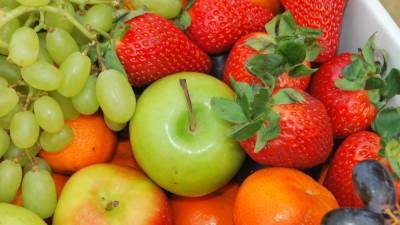 Черника, клубника и яблоки могут снизить риск развития гипертонии