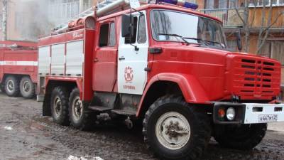 Площадь пожара в административном здании в Екатеринбурге продолжает расти