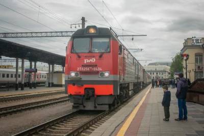 Несколько пассажирских поездов задерживаются в пути из-за схода вагонов в Самарской области