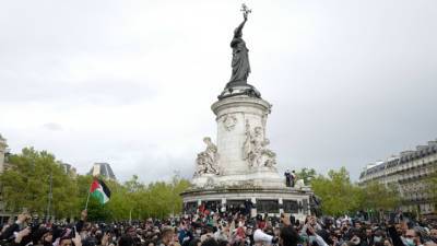 В Париже ранили жандарма и задержали 44 демонстранта