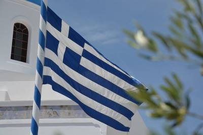 Греция приняла первых туристов после длительного перерыва и мира