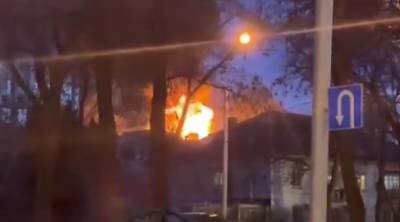 В Донецке прогремел мощный взрыв и начался пожар