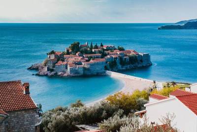 Черногория объявила о готовности принять туристов на следующей неделе