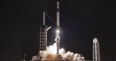 SpaceX запустила ракету с 54 спутниками