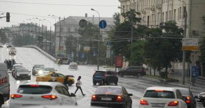 Москвичей в воскресенье ожидают дождь и теплая погода