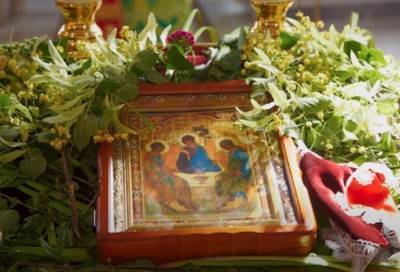 Троица и День Конституции: какие еще праздники и выходные ждут украинцев в июне