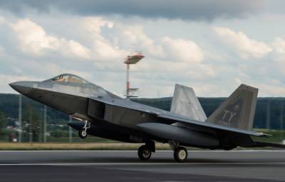 ВВС США хотят избавиться от истребителей F-22 Raptor