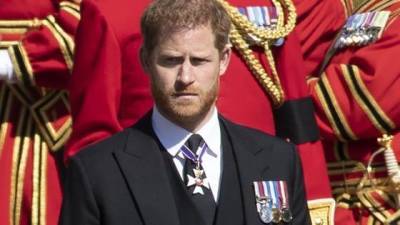Во дворце просят принца Гарри вернуть титулы после «нападения» на семью