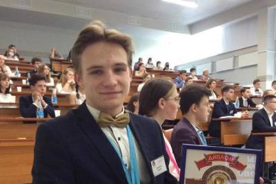 В областной олимпиаде «Умницы и умники» победил лицеист из Уварова