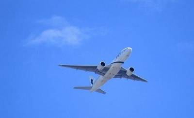 В двигателе самолета, который вылетел из Тюмени в Новый Уренгой, нашли повреждения