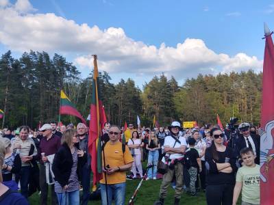 В Вильнюсе собралось около 10 тысяч защитников традиционной семьи