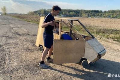 These Russian students made electric car from plywood