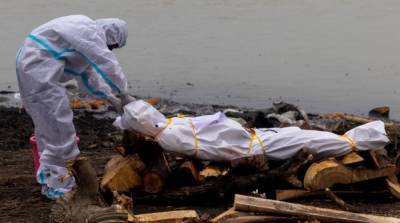 В Индии признали факт сброса в реку Ганг тел жертв COVID