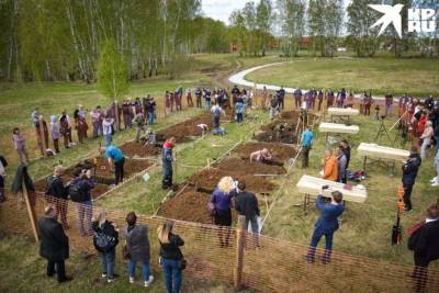 В России состоялись соревнования гробовщиков по скоростному рытью могил (фото, видео)