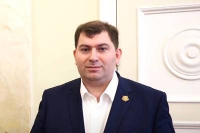 «Единая Россия» приостановит членство в партии муниципального депутата из Петербурга