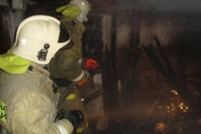 Пожарные спасли пьяного мужчину из горящего коллектора в Чите