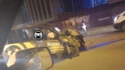 В ночном ДТП с легковушкой на ул. Окружной пострадали два человека