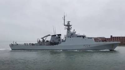 Черноморский флот следит за патрульным кораблем Trent ВМС Британии