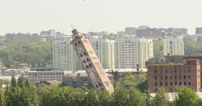 В Харькове взорвали столетнюю 60-метровую башню, которая привлекала туристов и фотографов (видео)