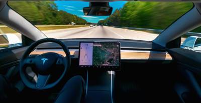 Погибший при аварии Tesla водитель до происшествия выпускал видео в пользу электрокаров