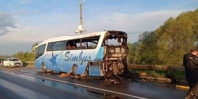 Во Львовской области сгорел рейсовый автобус, в котором ехали 22 человека – фото происшествия - ТЕЛЕГРАФ