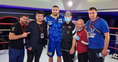 Украинский боксер-нокаутер в первом раунде брутально вырубил поляка, который на 20 лет старше (видео)