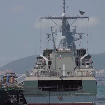 Патрульный корабль ВМС Великобритании "Трент" вошел в Черное море