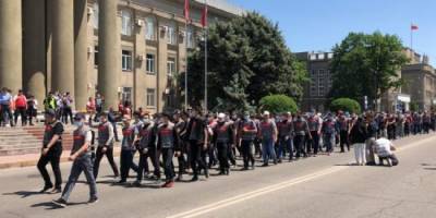 В Бишкеке состоялся митинг против митингов