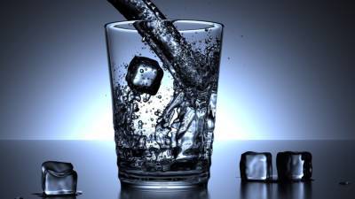 Названы побочные эффекты от чрезмерного употребления воды