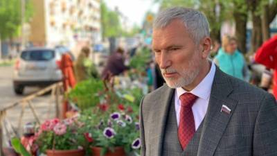 Лидер "Родины" Журавлев поддерживает жителей Псковской области в борьбе за экологию