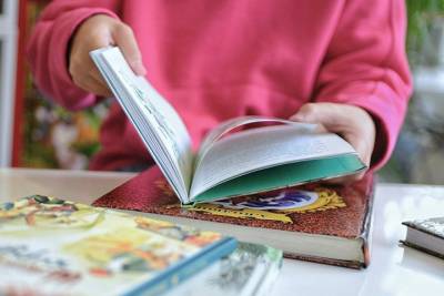 Татьяна Денисова - Библиотекарь назвала шесть лучших книг для семейного чтения - vm.ru
