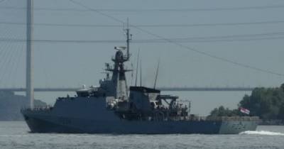 В Черное море вошел британский военный корабль, который отправится в Одессу (4 фото)