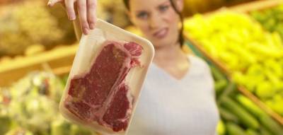 Чем рискую люди, полностью отказавшиеся от мяса, объяснила диетолог