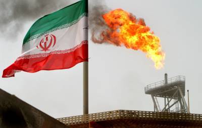 СМИ: Иран готовится увеличить нефтедобычу на случай отмены санкций США