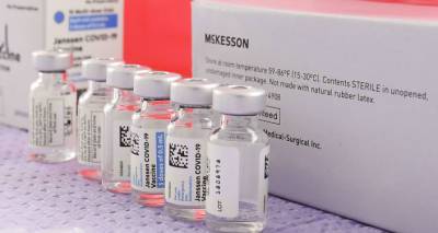 Достаточно одного укола: в Латвии открыта запись на прививку Johnson&Johnson