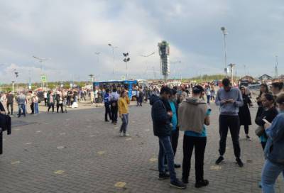Оба ТРК «МЕГА» эвакуированы в Петербурге с разницей в час