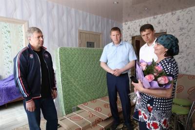 Алексей Русских пообещал погорельцам из Татарского Саймана новую баню