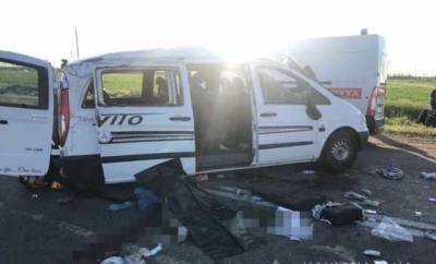 Під Бердянськом п’яний водій в’їхав у маршрутку: одна жінка загинула, ще 6 людей постраждали