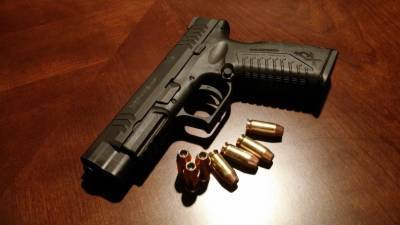 Возомнивший себя "богом" подросток угрожал матери пистолетом в Петербурге